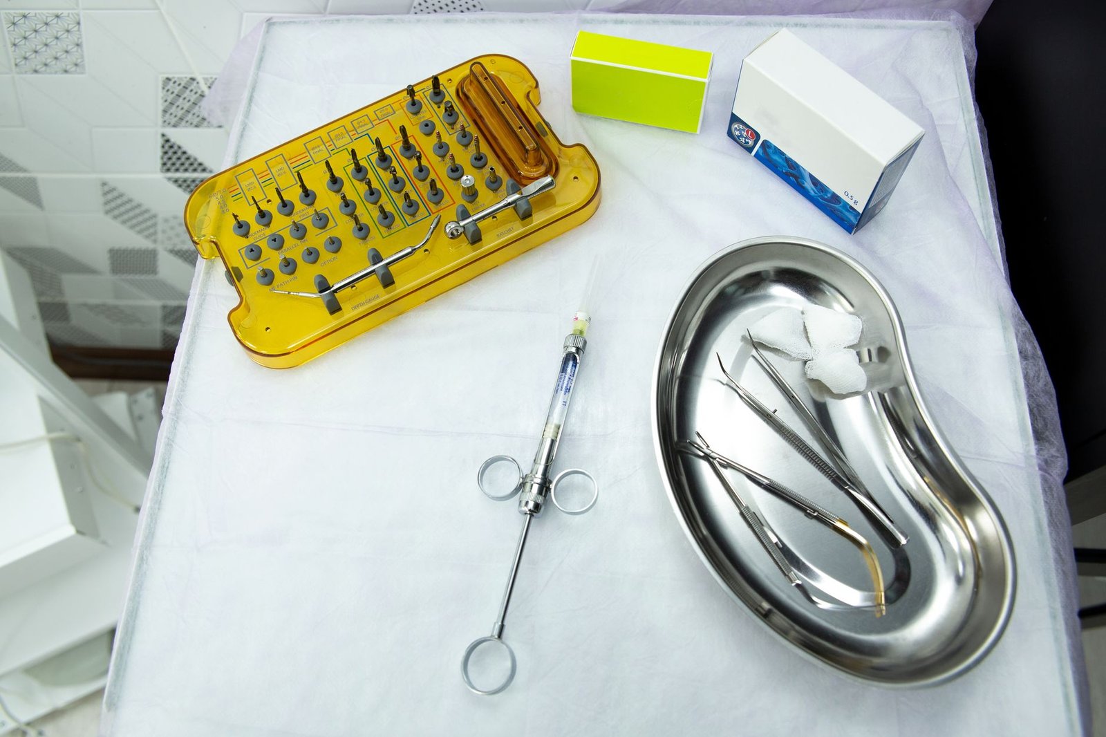 implante subcutâneo hormonal inserção procedimento clínico